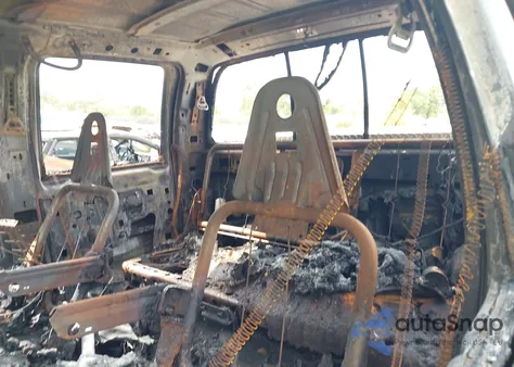 1999 Ford F-350 Lariat/Xl/Xlt from USA, damaged, VIN 1FTSW31F4XEA71341